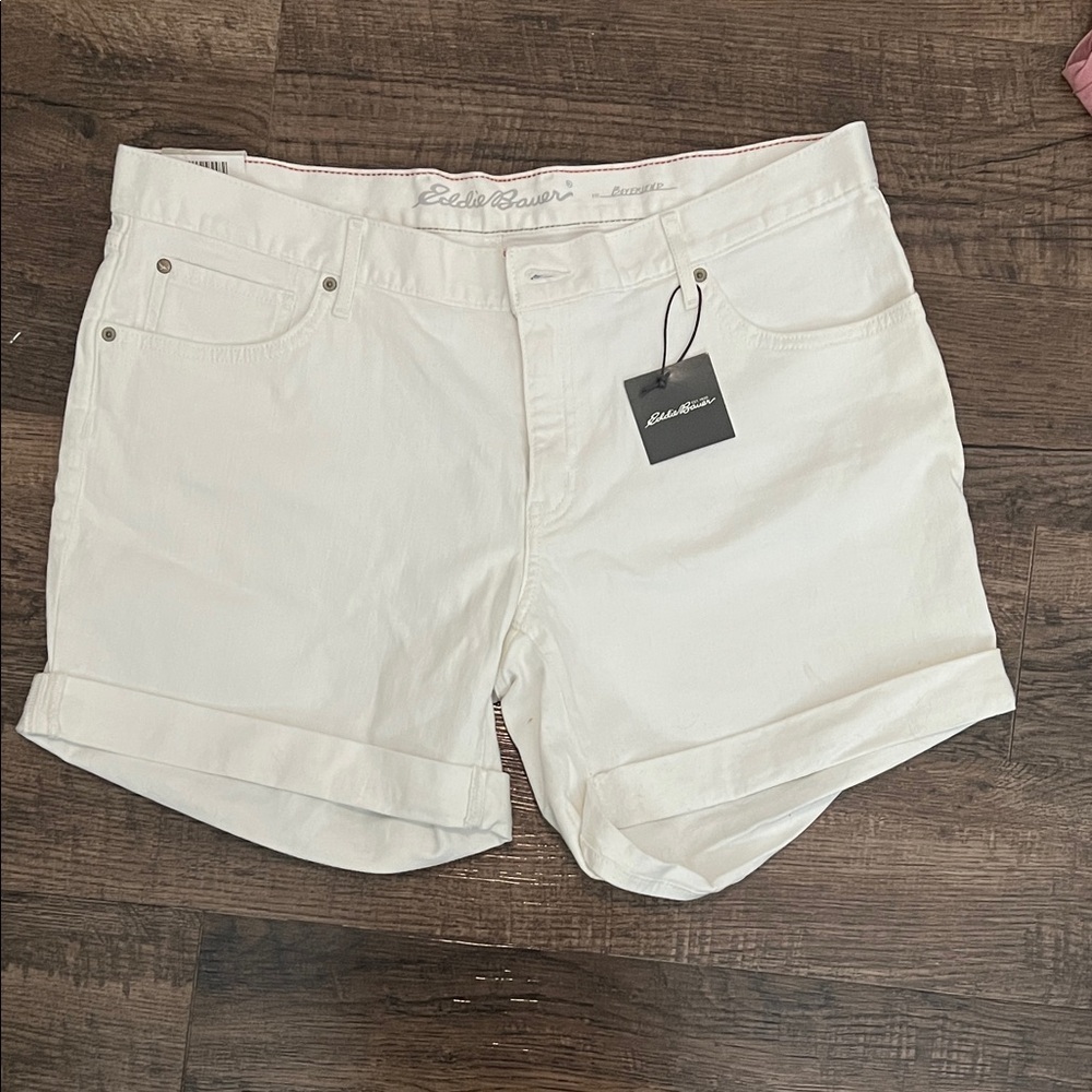 Eddie Bauer Boyfriend style Women's Cream Shorts